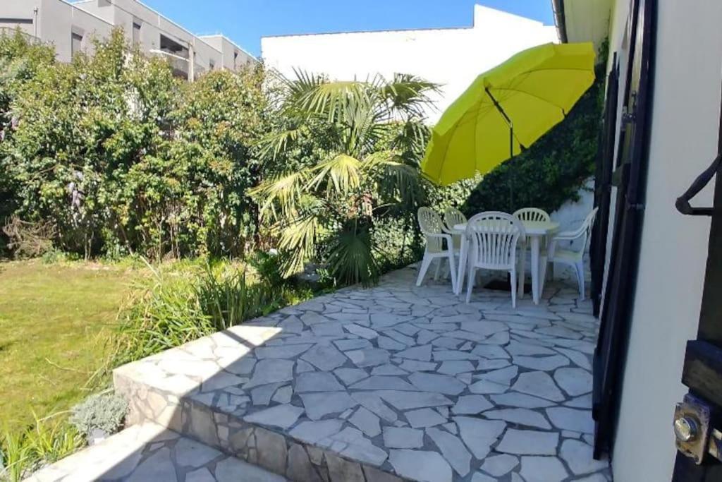 Comme A La Maison Cenon Bagian luar foto
