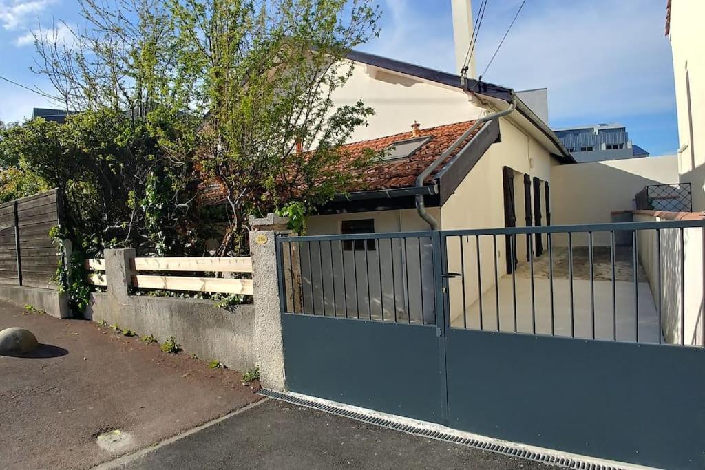 Comme A La Maison Cenon Bagian luar foto